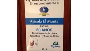 Avícola El Monte celebra 50 años de Hy-Line en Chile